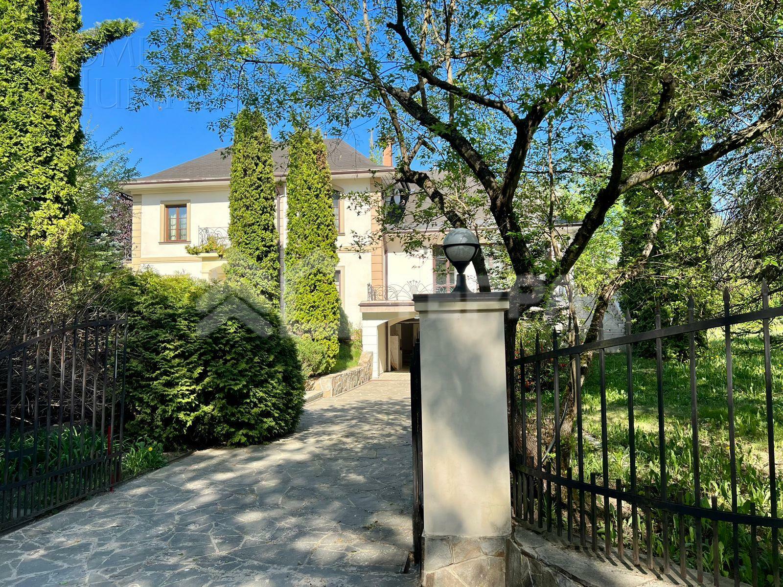 2-этажный коттедж 650 м² с отделкой