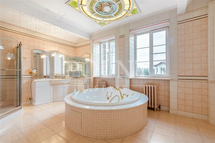 2-этажный коттедж 900 м² с отделкой