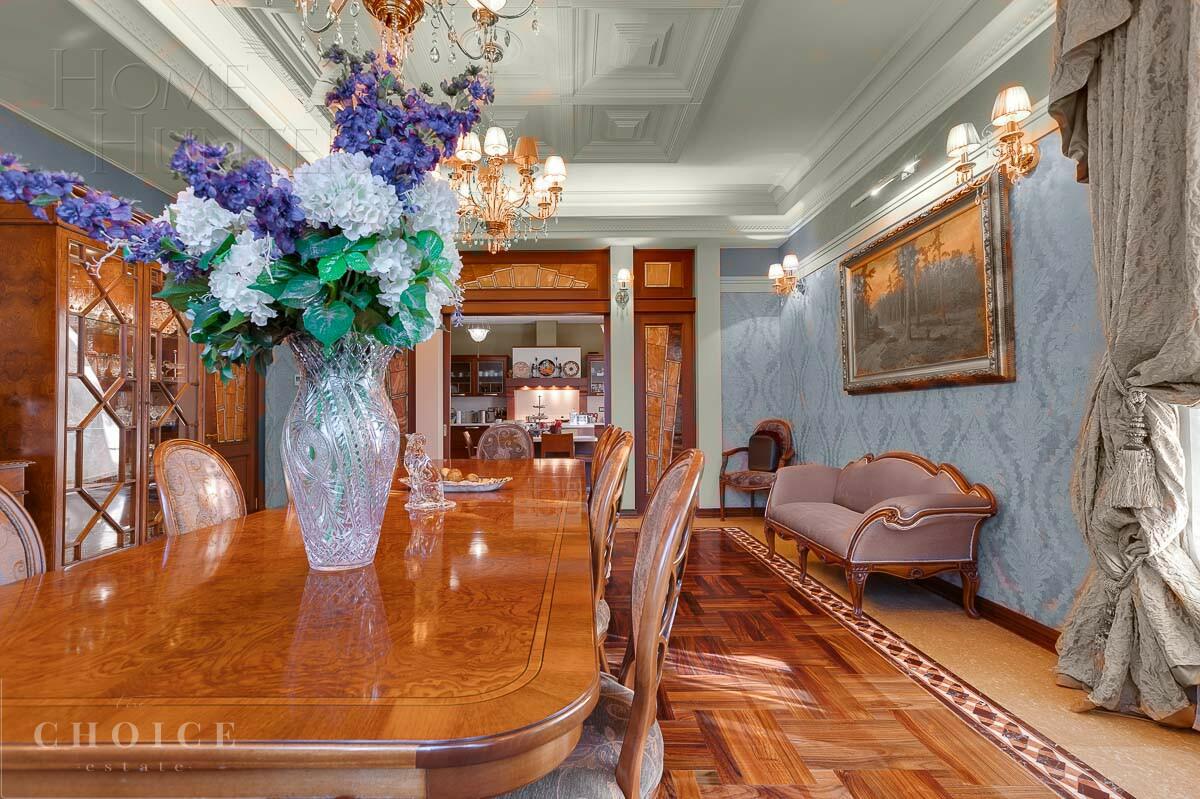 4-этажный коттедж 1 200 м² с отделкой