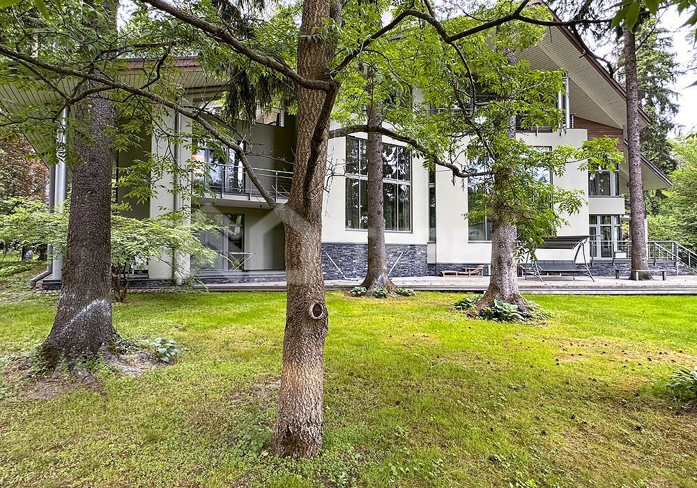 2-этажный коттедж 1 622 м² с отделкой