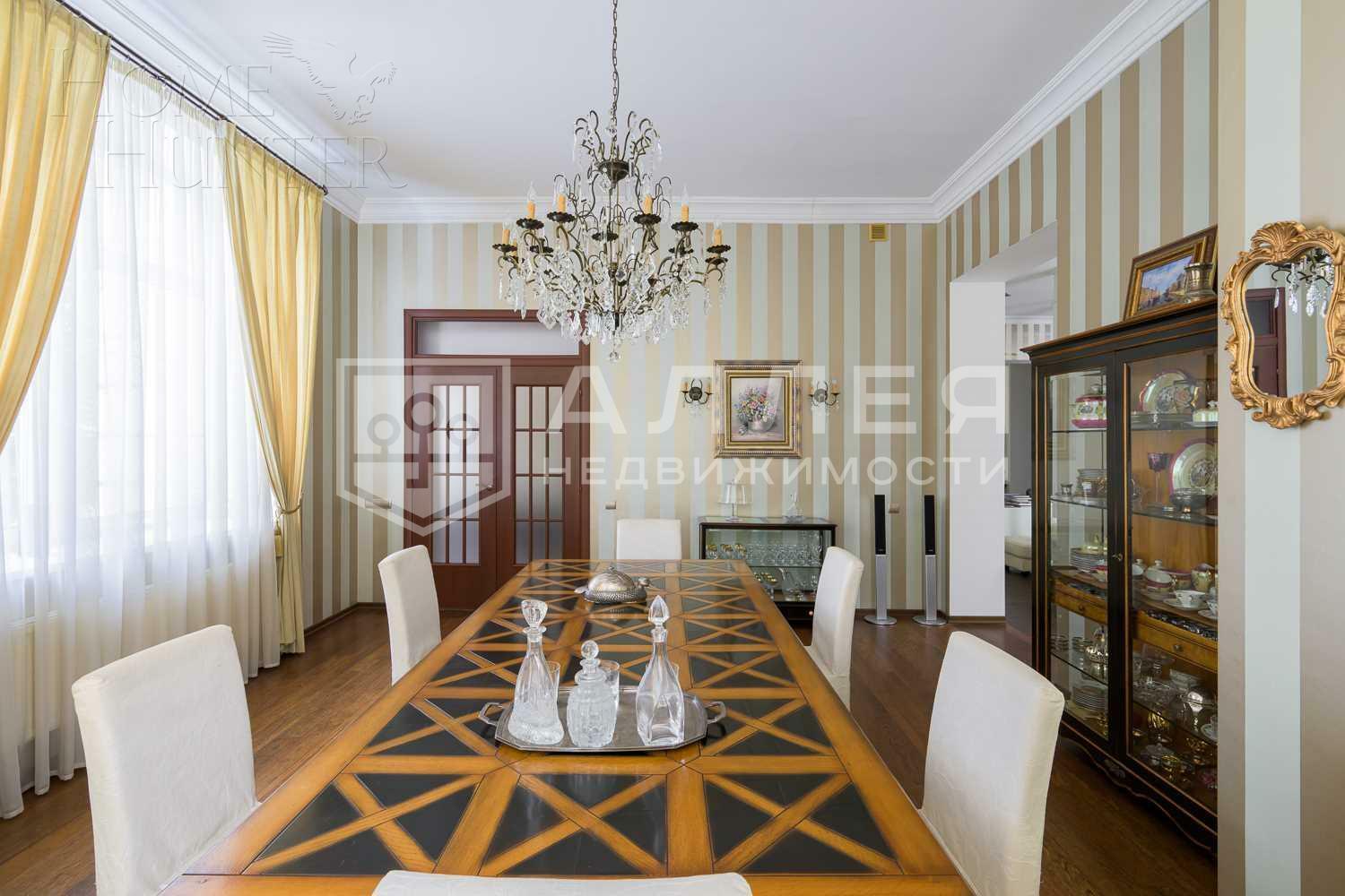 2-этажный коттедж 2 100 м² с отделкой