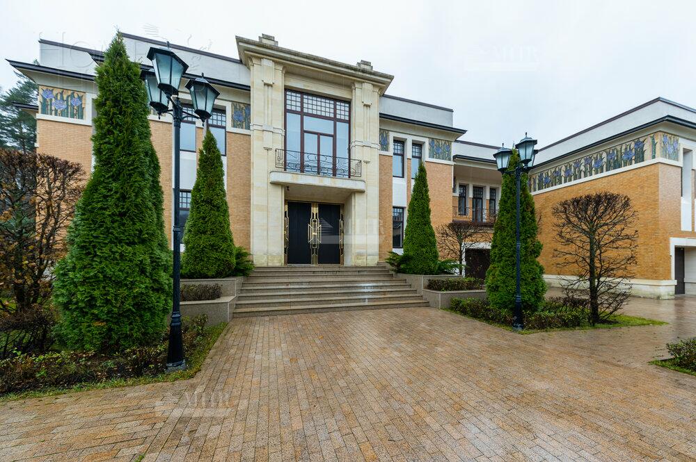 2-этажный коттедж 1 372 м² с отделкой