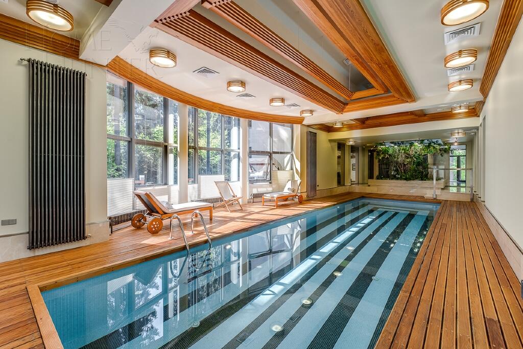 2-этажный коттедж 890 м² с отделкой