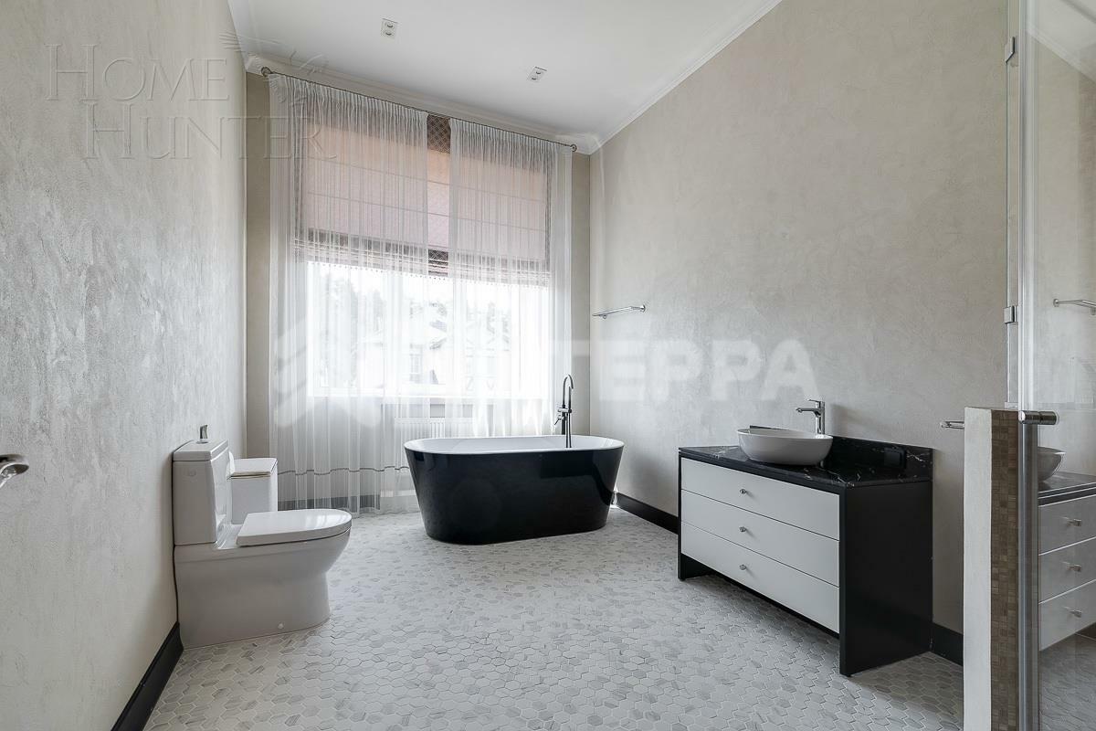 2-этажный коттедж 1 086 м² с отделкой