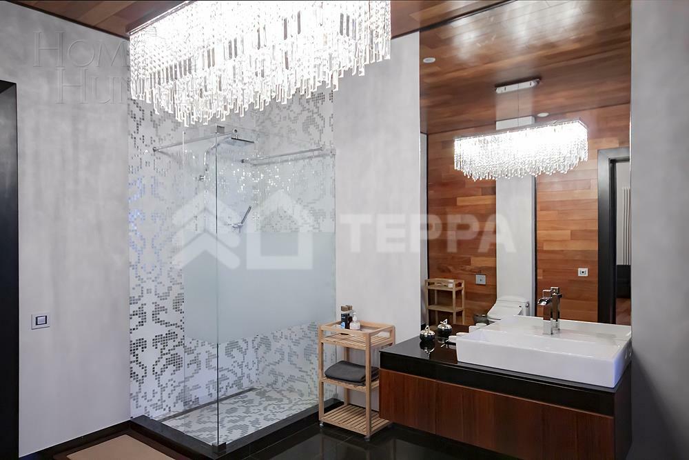 3-этажный коттедж 1 300 м² с отделкой