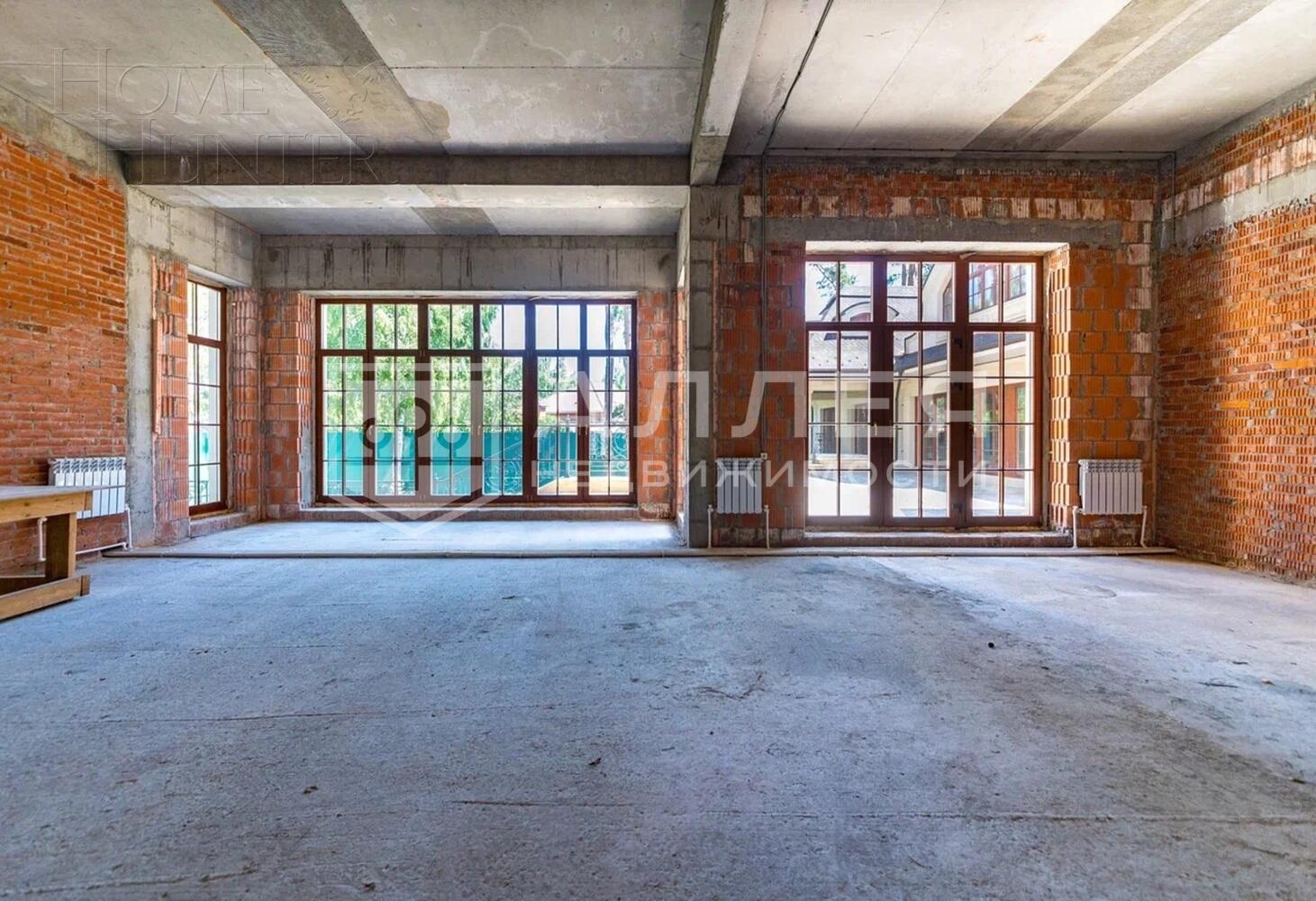 3-этажный коттедж 1 200 м² без отделки