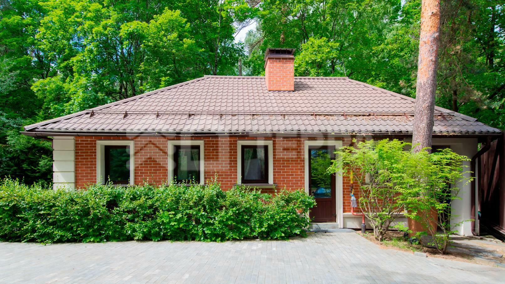 2-этажный коттедж 1 100 м² с отделкой