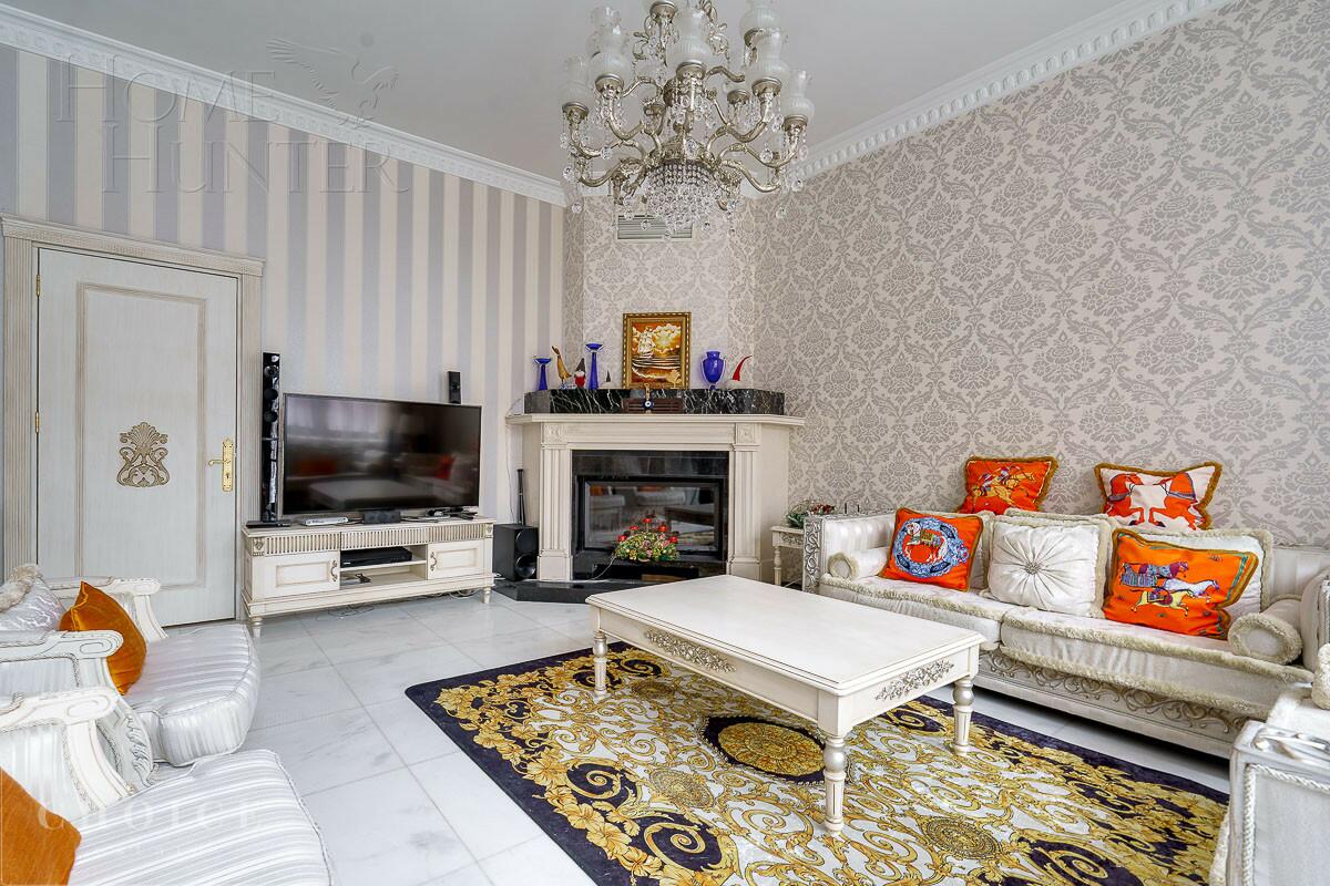 3-этажный таунхаус 400 м² с отделкой