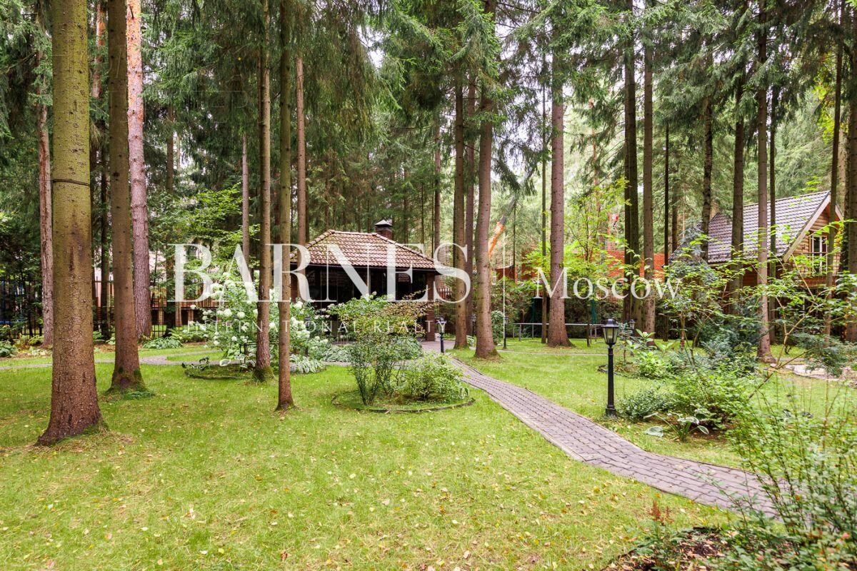 2-этажный коттедж 398.2 м² с отделкой