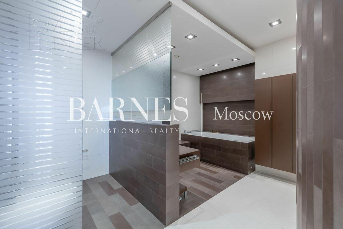 3-КОМН. КВАРТИРА С ОТДЕЛКОЙ 200.8 М² НА 5 ЭТАЖЕ