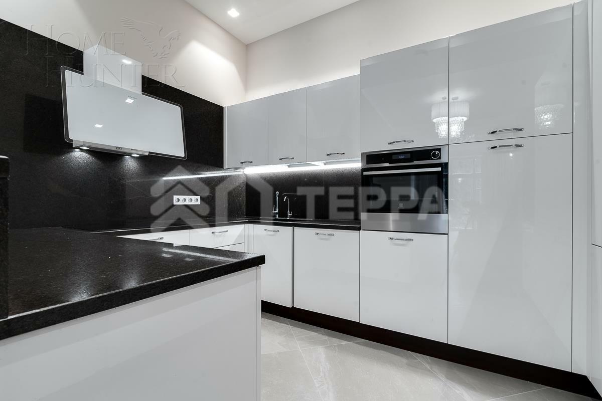 3-этажный таунхаус 365 м² с отделкой