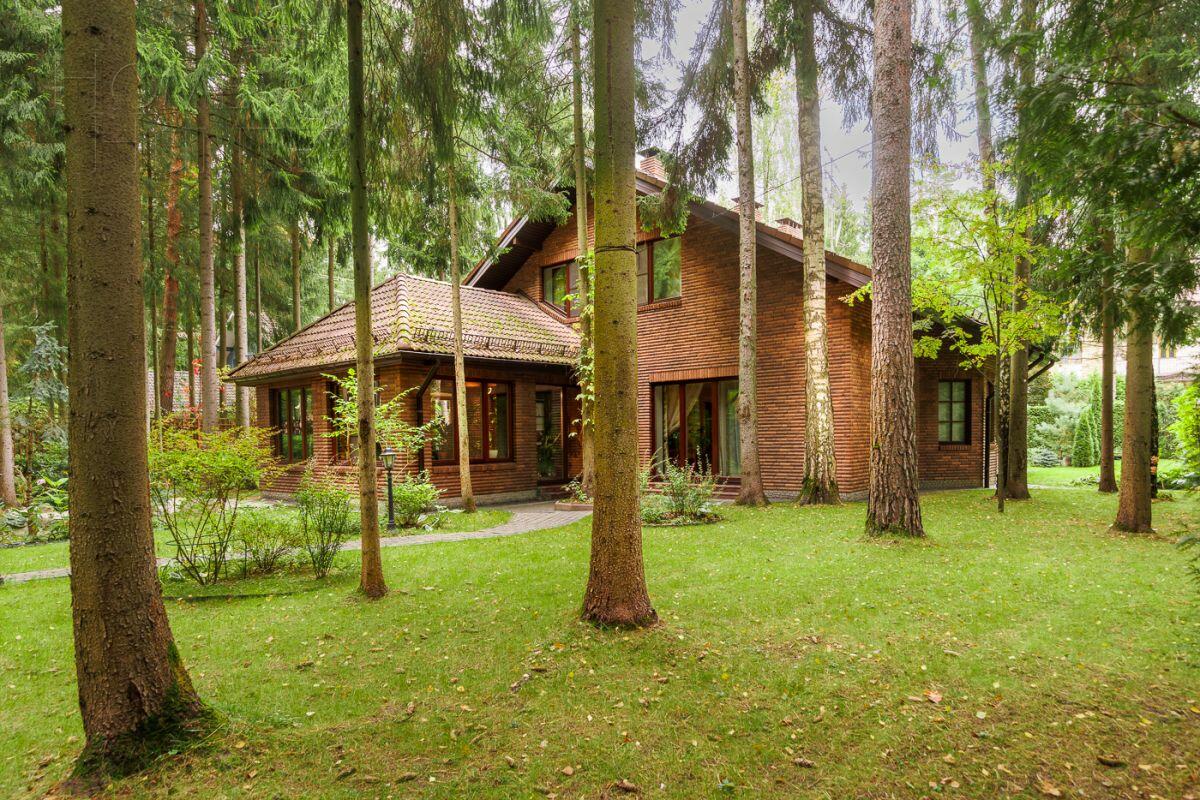 2-этажный коттедж 398.2 м² с отделкой