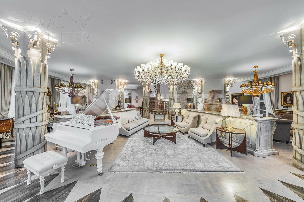 3-этажный коттедж 1 800 м² с отделкой