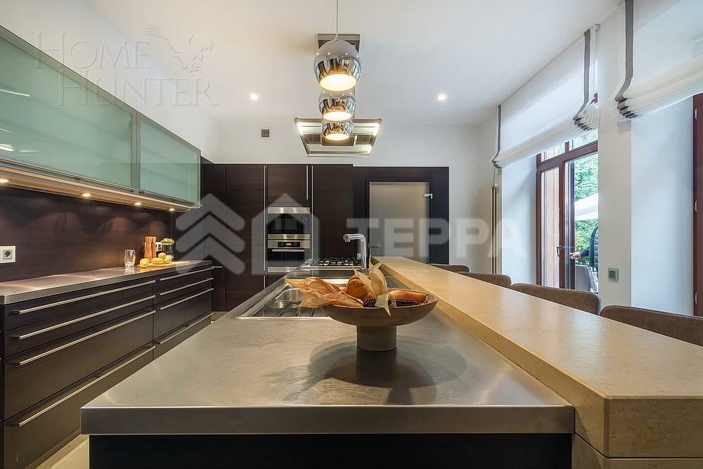 2-этажный коттедж 900 м² с отделкой