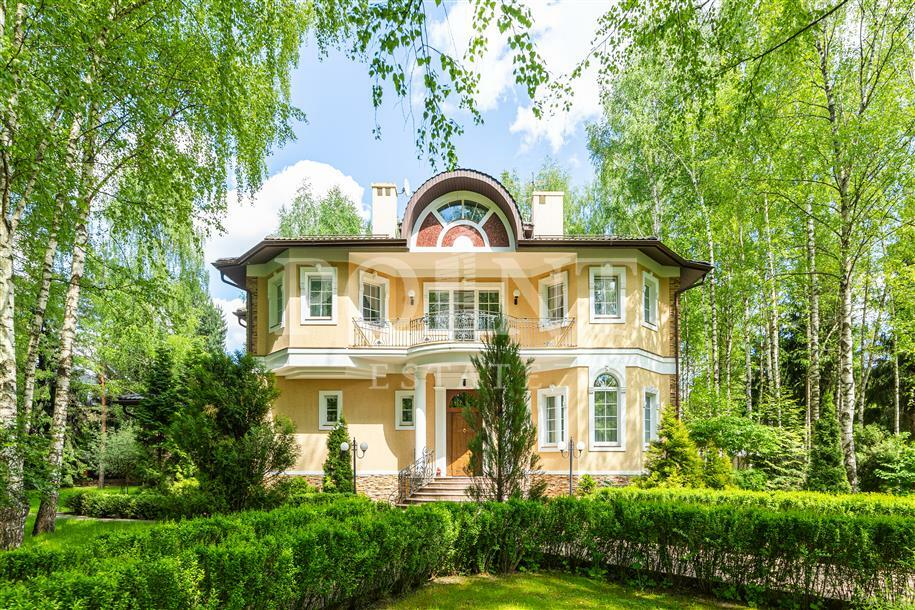 2-этажный коттедж 1 200 м² с отделкой