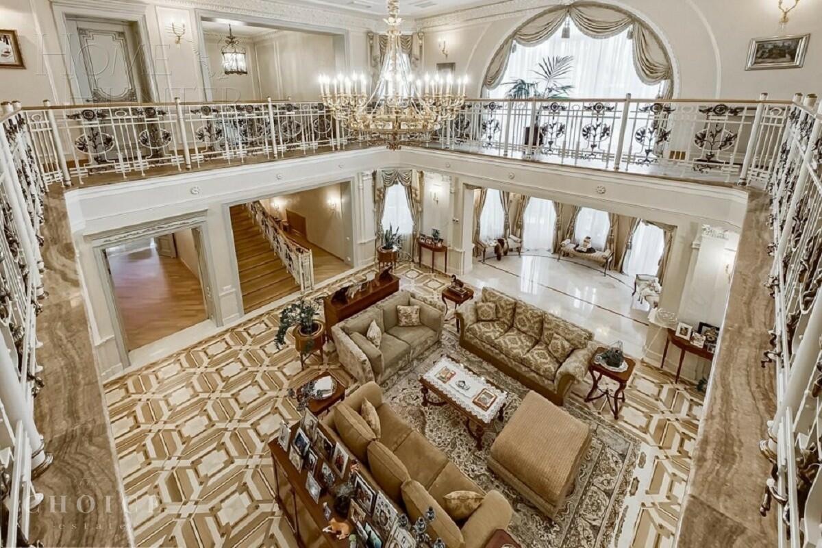 2-этажный коттедж 2 000 м² с отделкой