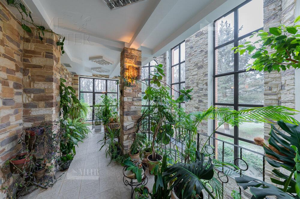 2-этажный коттедж 500 м² с отделкой