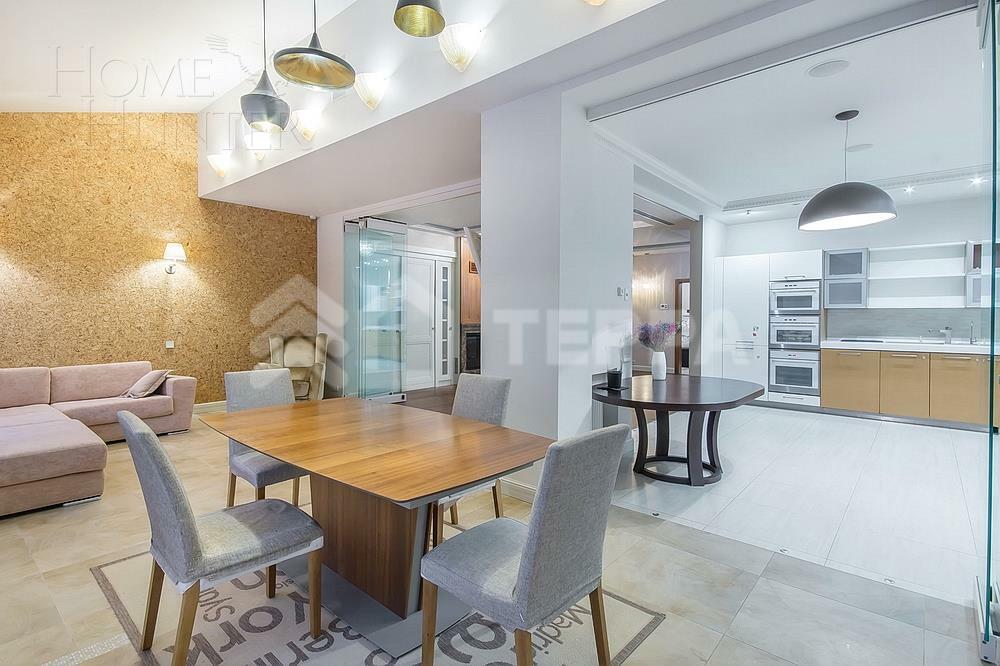 3-этажный таунхаус 450 м² с отделкой