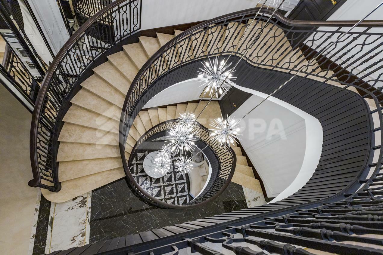 2-этажный коттедж 691 м² с отделкой