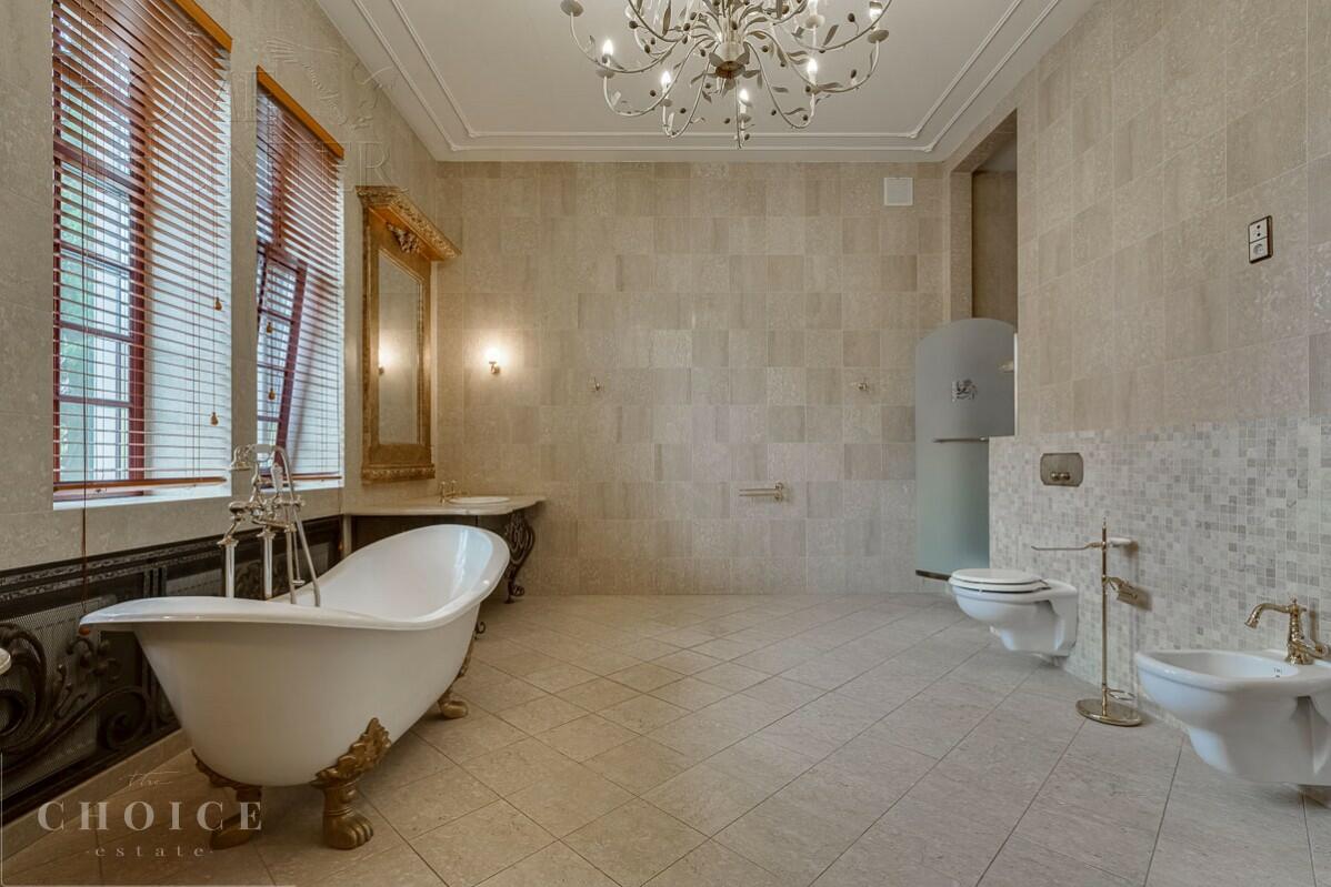 2-этажный коттедж 1 100 м² с отделкой