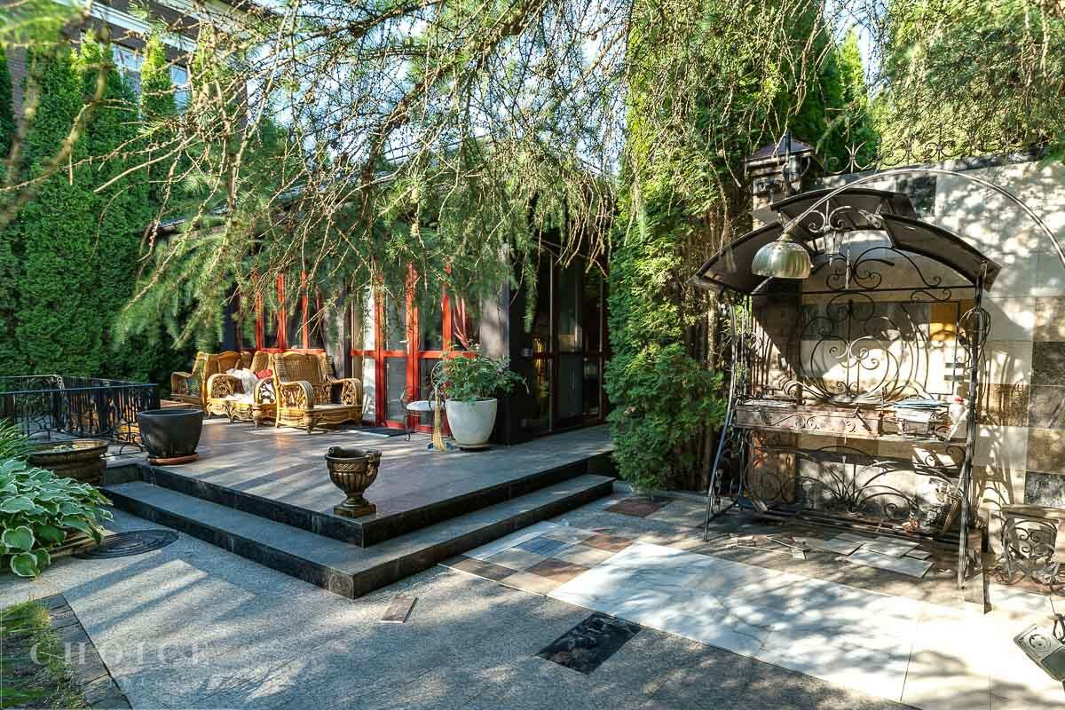 4-этажный коттедж 1 200 м² с отделкой