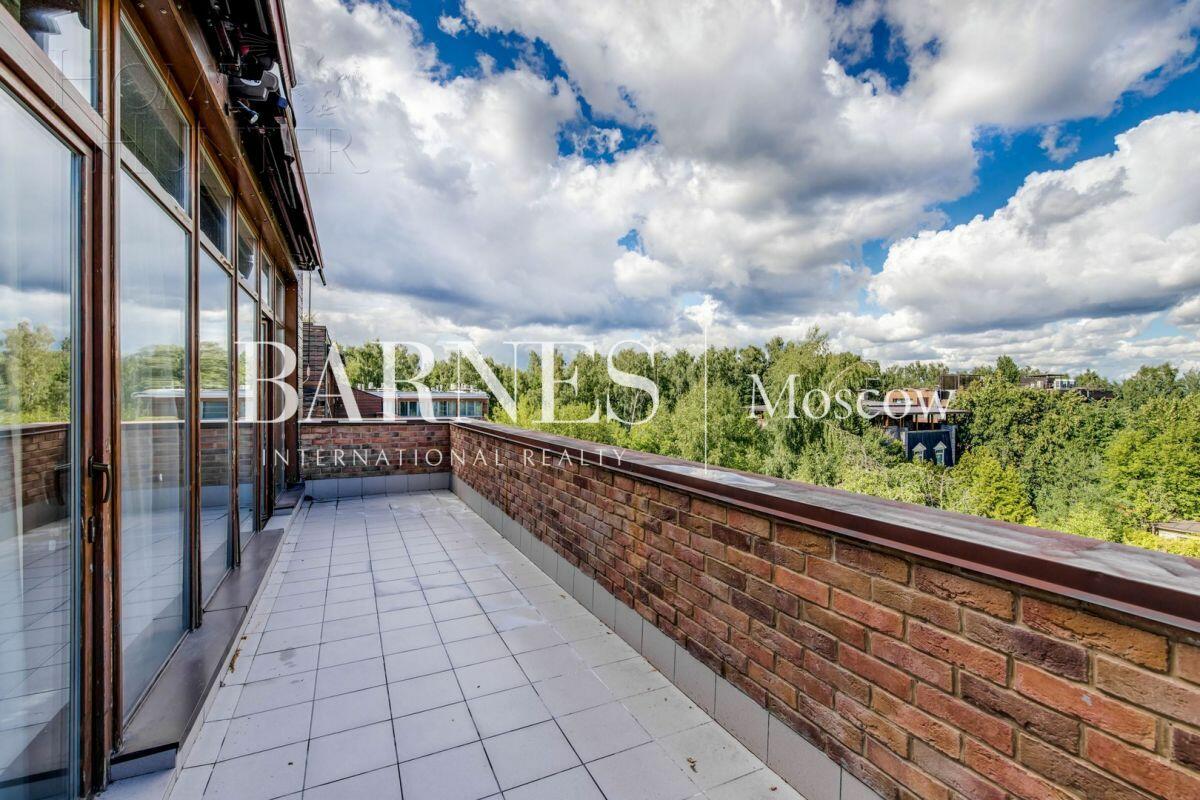 2-этажный таунхаус 380 м² с отделкой