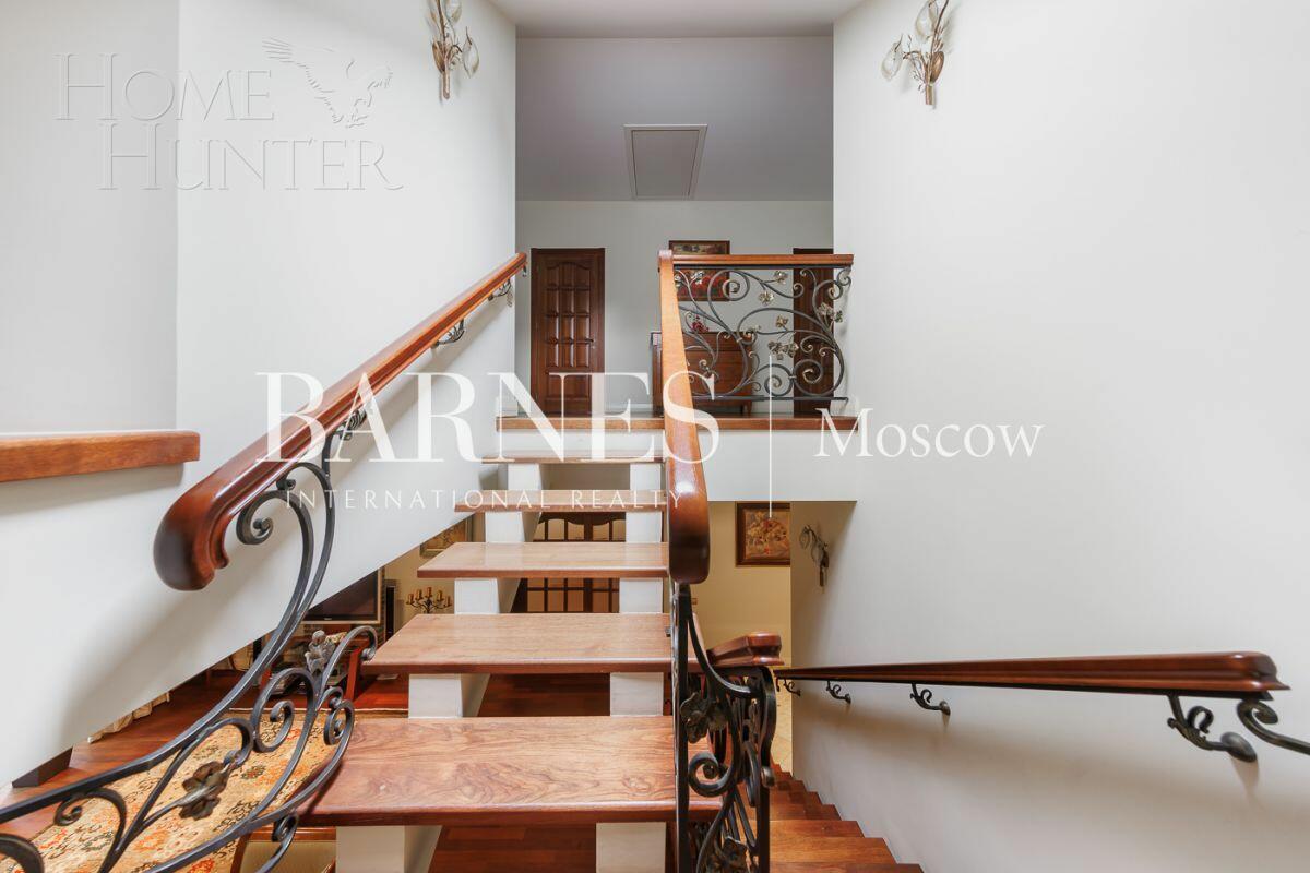 2-этажный коттедж 398.2 м² с отделкой