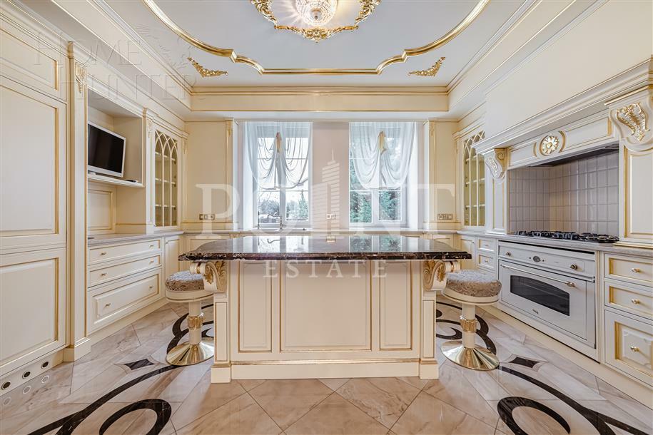 2-этажный коттедж 900 м² с отделкой