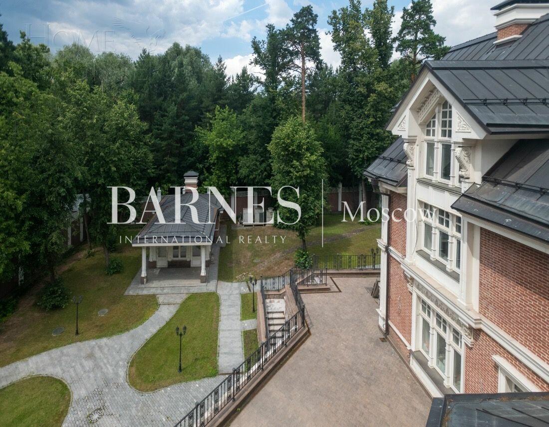 2-этажный коттедж 1 703.4 м² без отделки