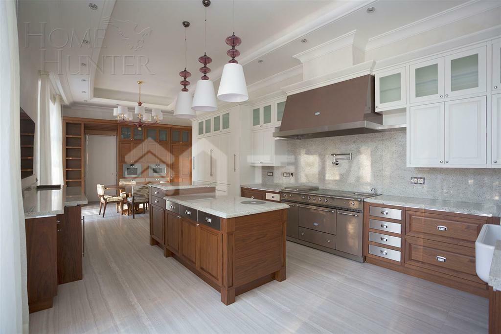 3-этажный коттедж 3 000 м² с отделкой