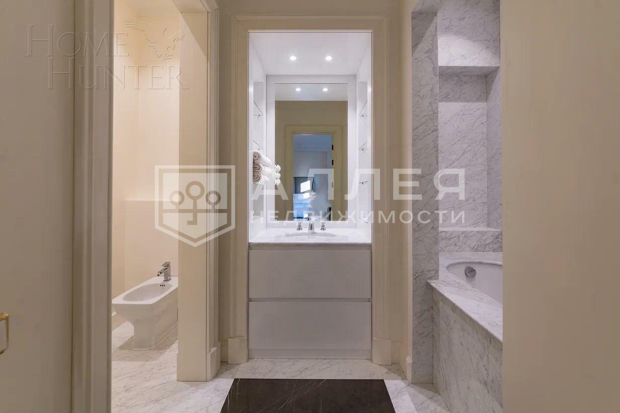 2-этажный коттедж 961 м² с отделкой