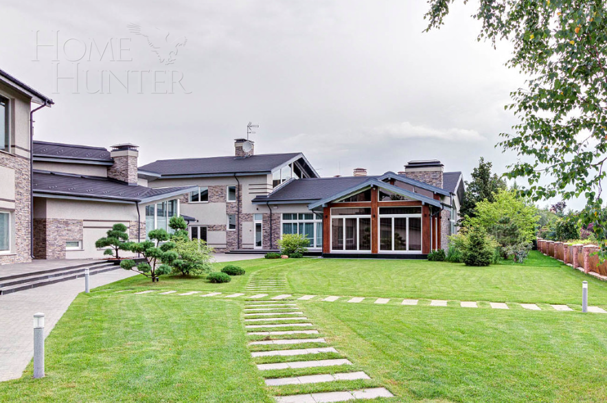 2-этажный коттедж 1 700 м² без отделки