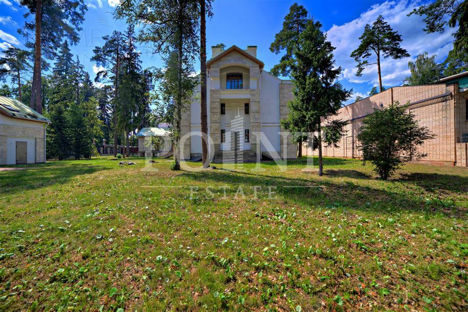 2-этажный коттедж 1 200 м² без отделки