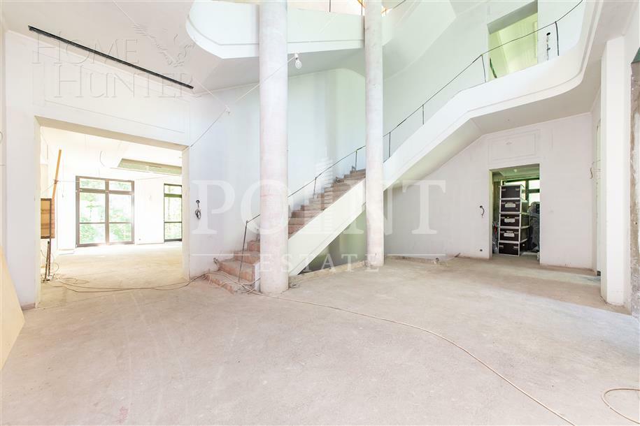 2-этажный коттедж 1 350 м² без отделки