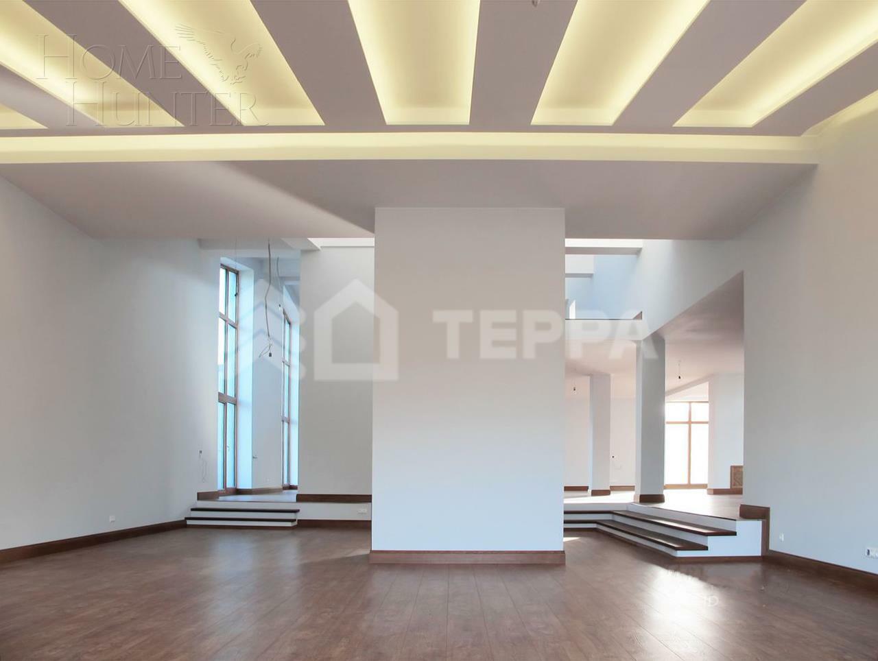 2-этажный коттедж 1 000 м² с отделкой