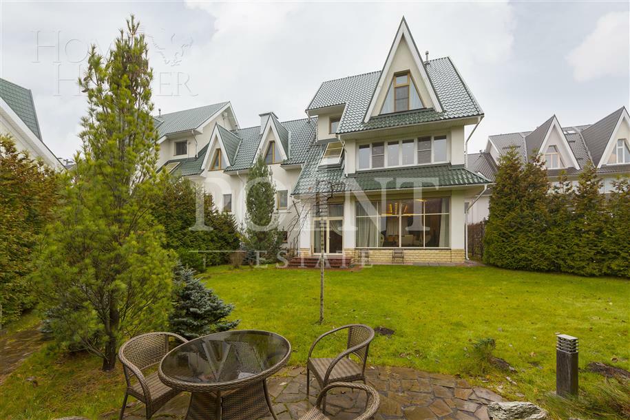 2-этажный таунхаус 460 м² с отделкой