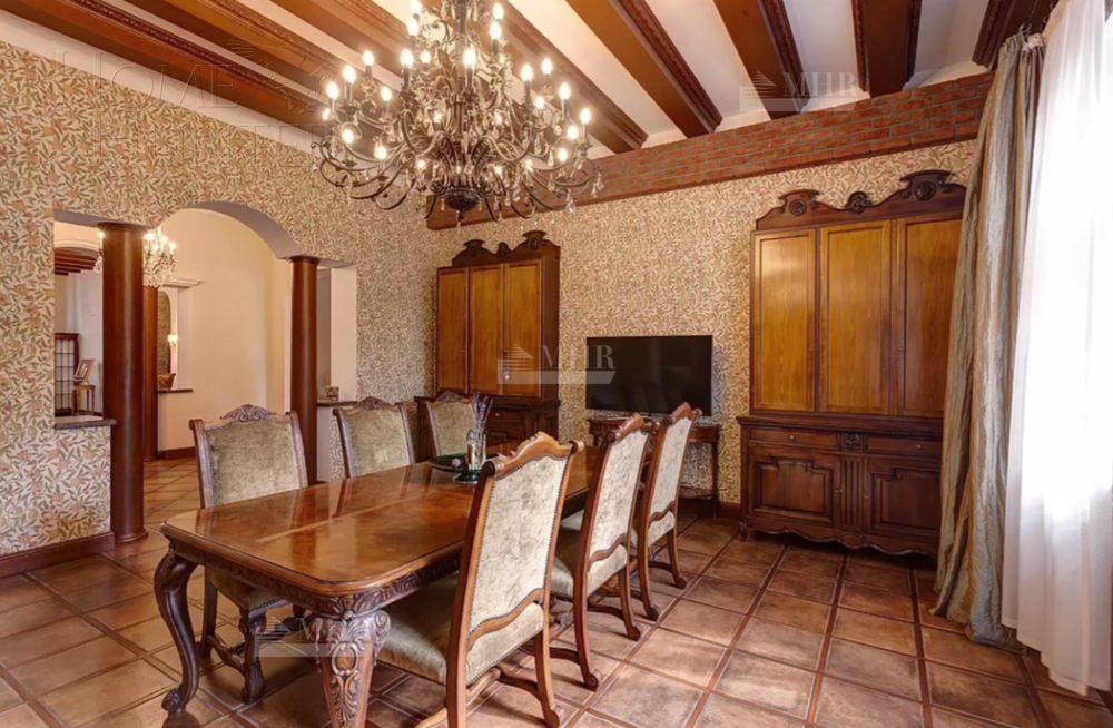 2-этажный коттедж 1 100 м² с отделкой