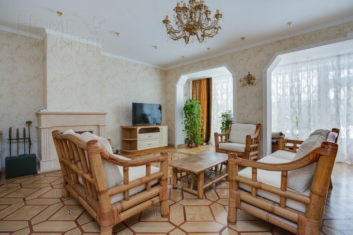 3-этажный таунхаус 300 м² с отделкой