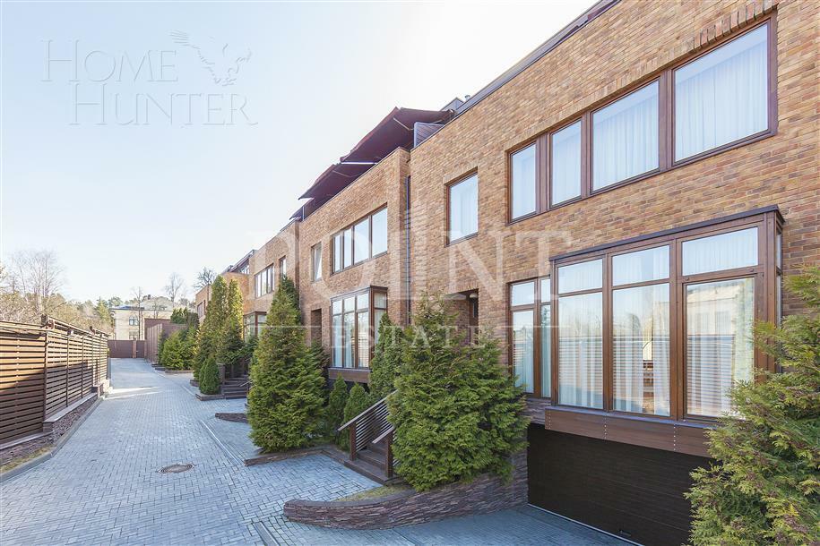 2-этажный таунхаус 380 м² с отделкой