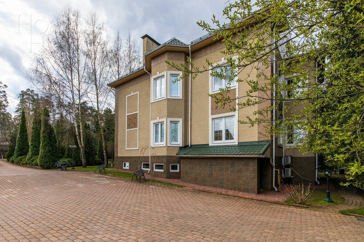 3-этажный коттедж 780 м² с отделкой