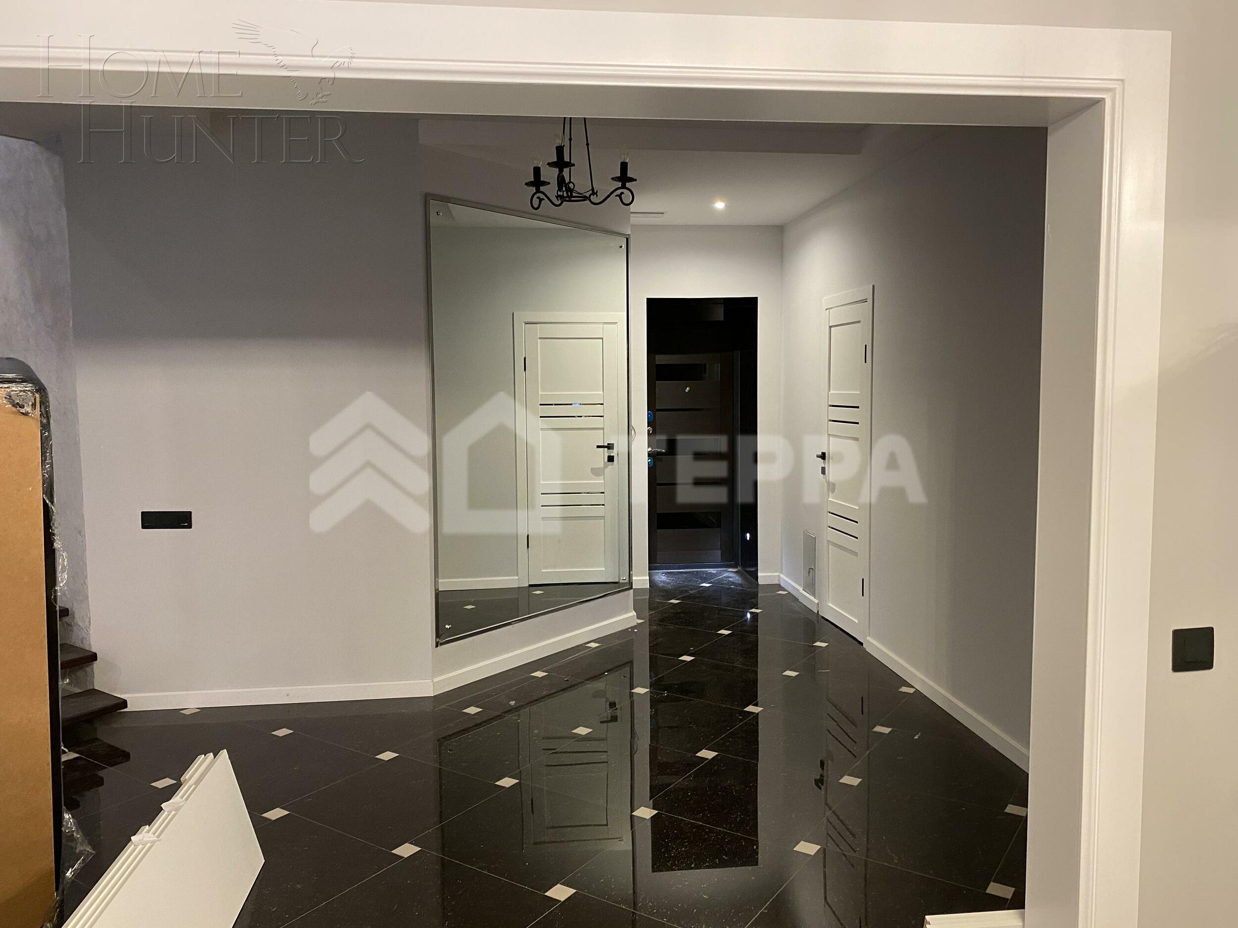 3-этажный таунхаус 265 м² с отделкой