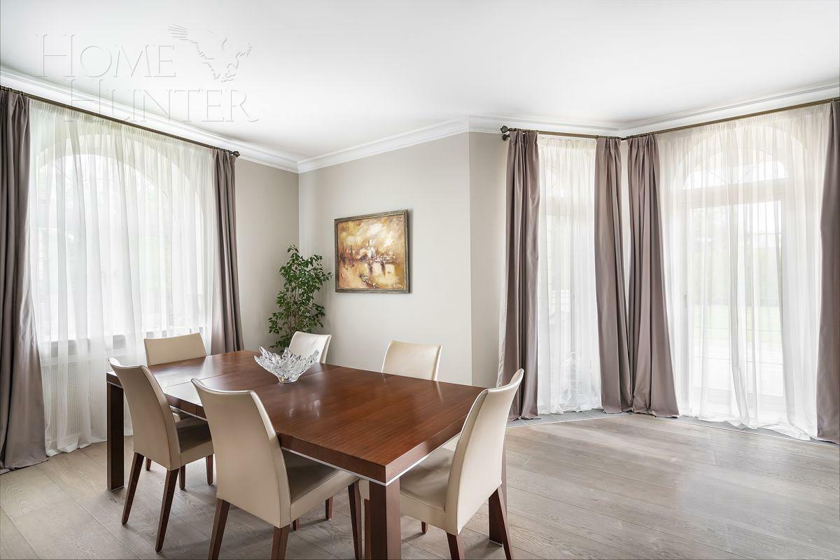 3-этажный коттедж 300 м² с отделкой