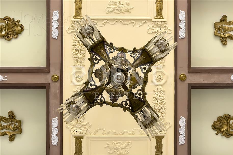 6-КОМН. КВАРТИРА С ОТДЕЛКОЙ 247.7 М² НА 4 ЭТАЖЕ