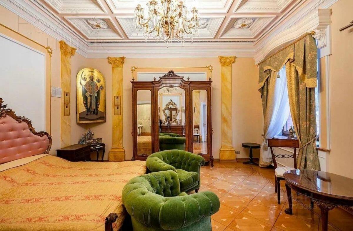 3-этажный коттедж 1 600 м² с отделкой