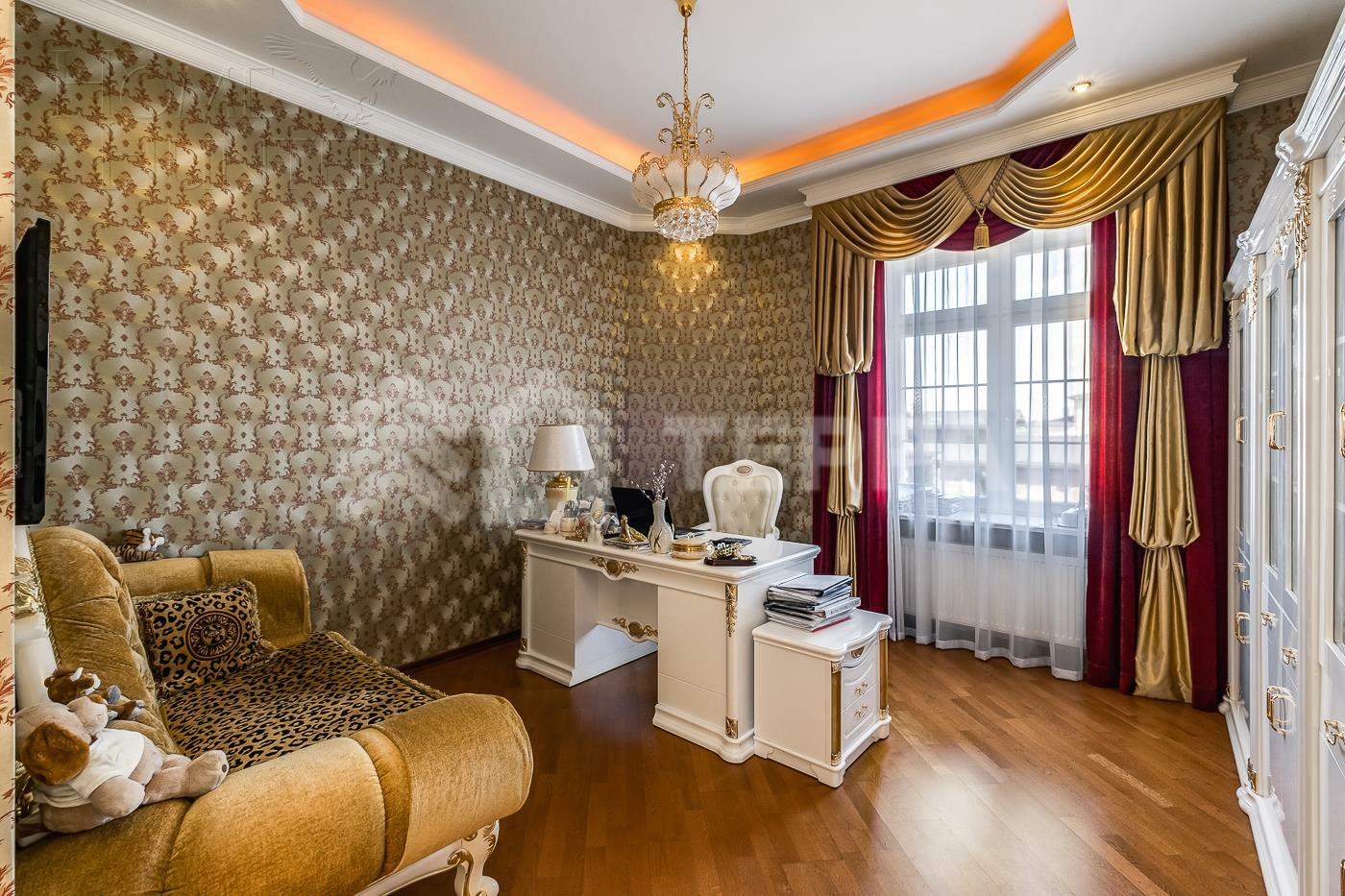 3-этажный коттедж 1 650 м² с отделкой