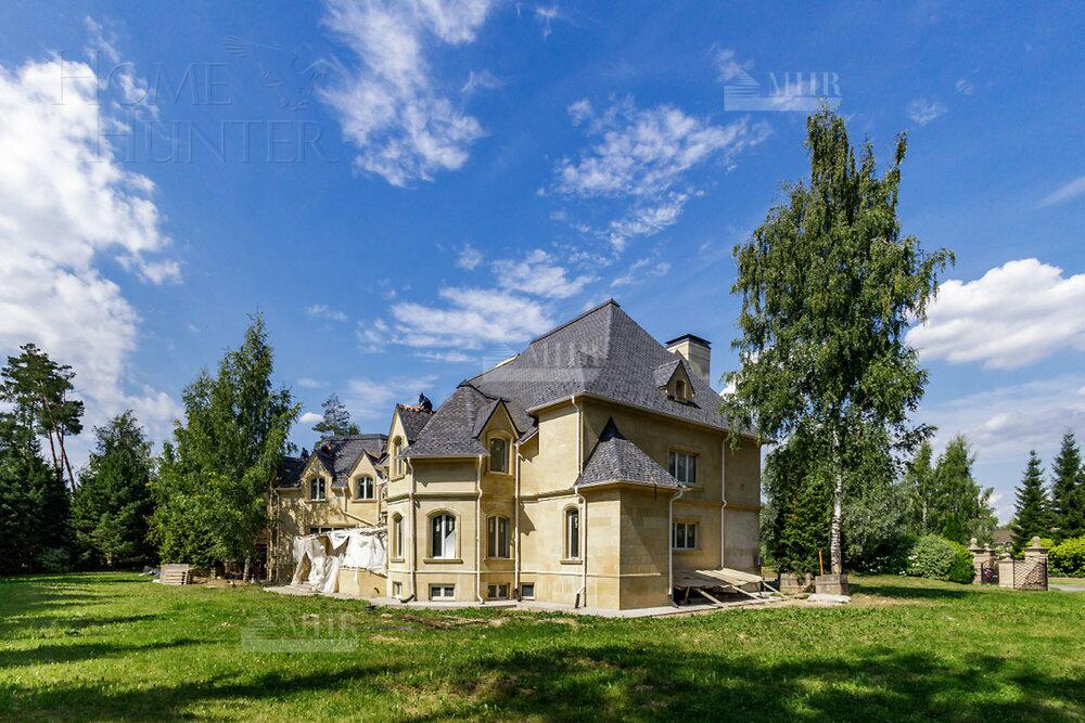 3-этажный коттедж 1 353 м² без отделки