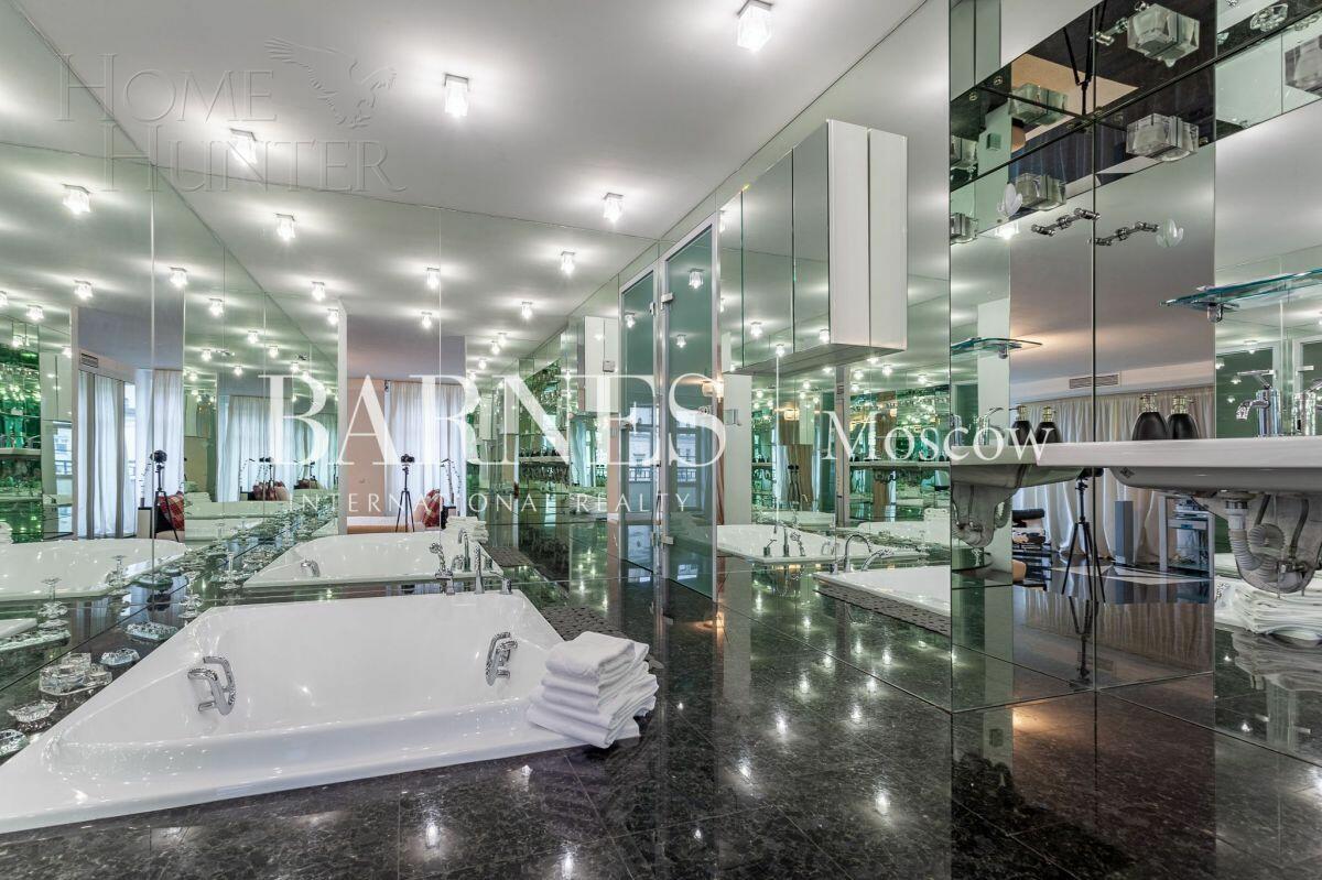 3-КОМН. КВАРТИРА С ОТДЕЛКОЙ 205 М² НА 10 ЭТАЖЕ