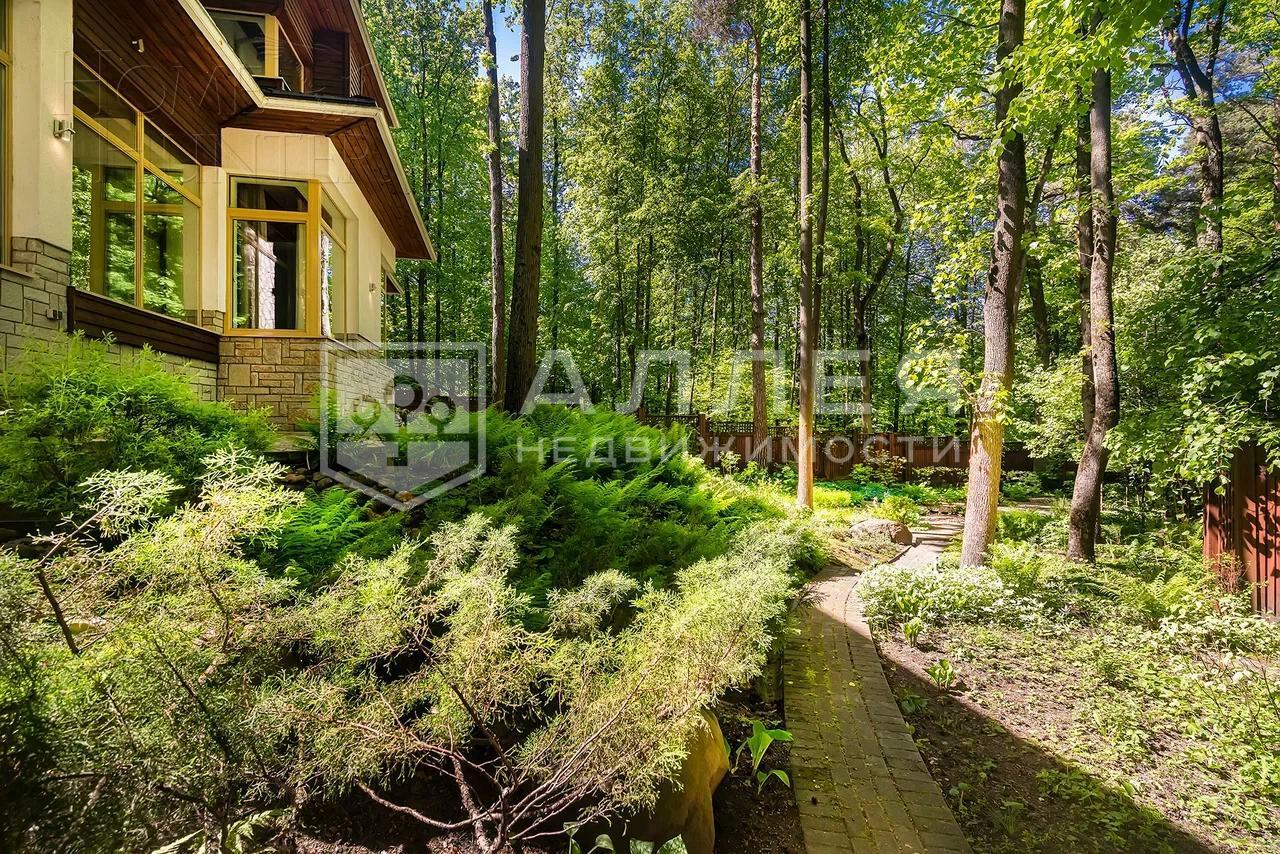 2-этажный коттедж 306 м² с отделкой