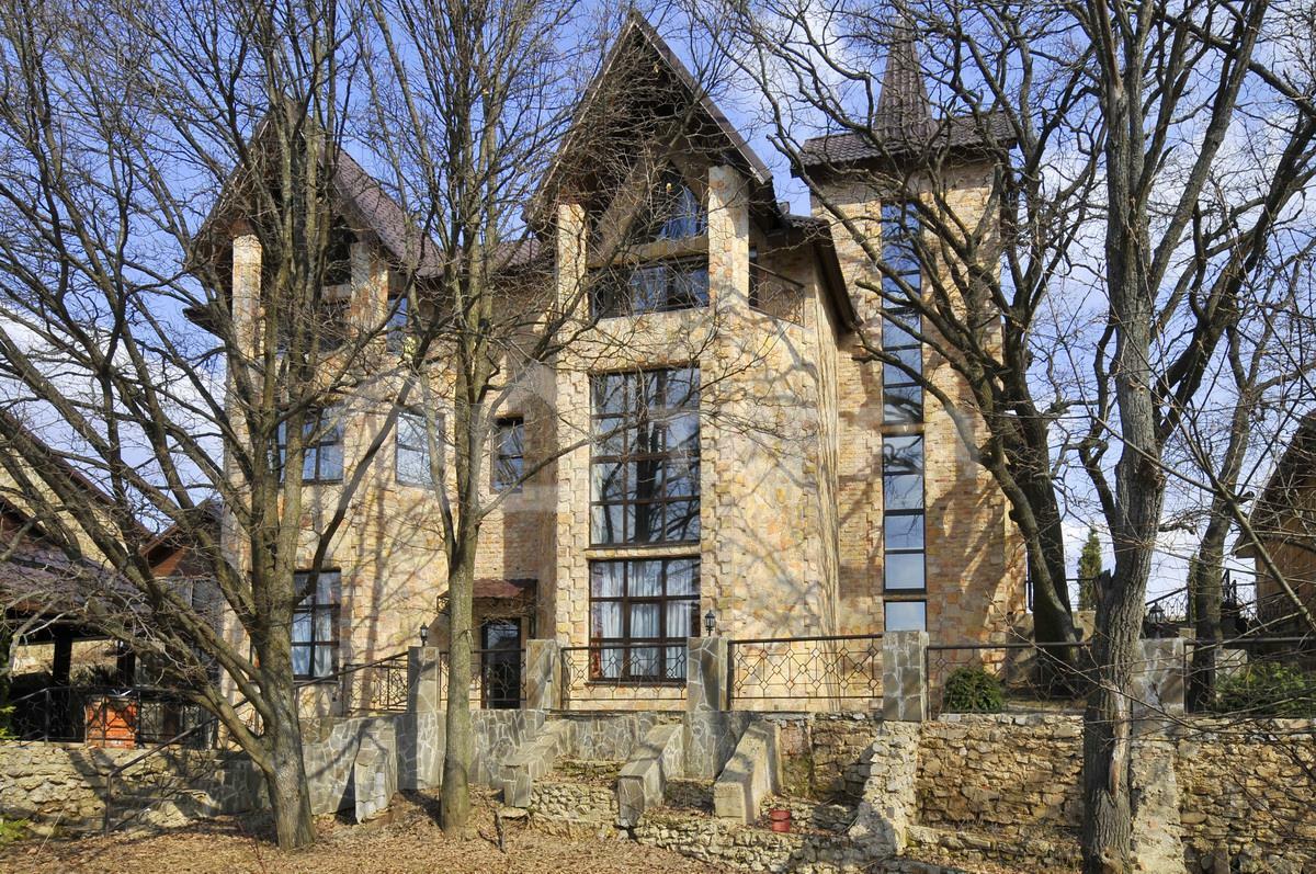 2-этажный коттедж 600 м² с отделкой