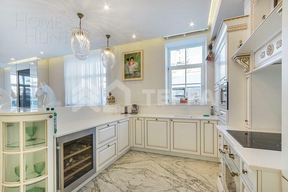 3-этажный коттедж 550 м² с отделкой